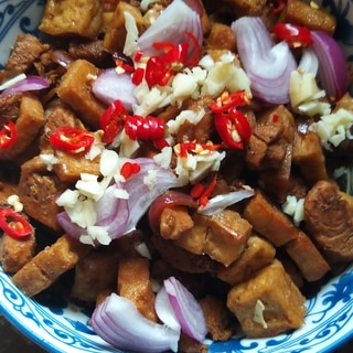 フィリピン料理:トクワットバボイ(豆腐と豚肉)